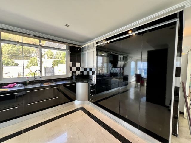Chalet de 5 habitaciones en El Chaparral, Mijas en venta - 1.200.000 € (Ref: 9850705)