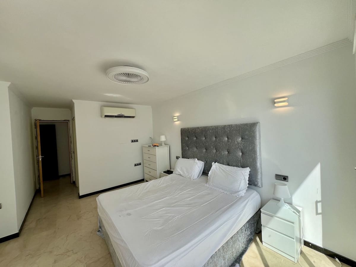 Chalet de 5 habitaciones en El Chaparral en venta - 1.200.000 € (Ref: 9850705)
