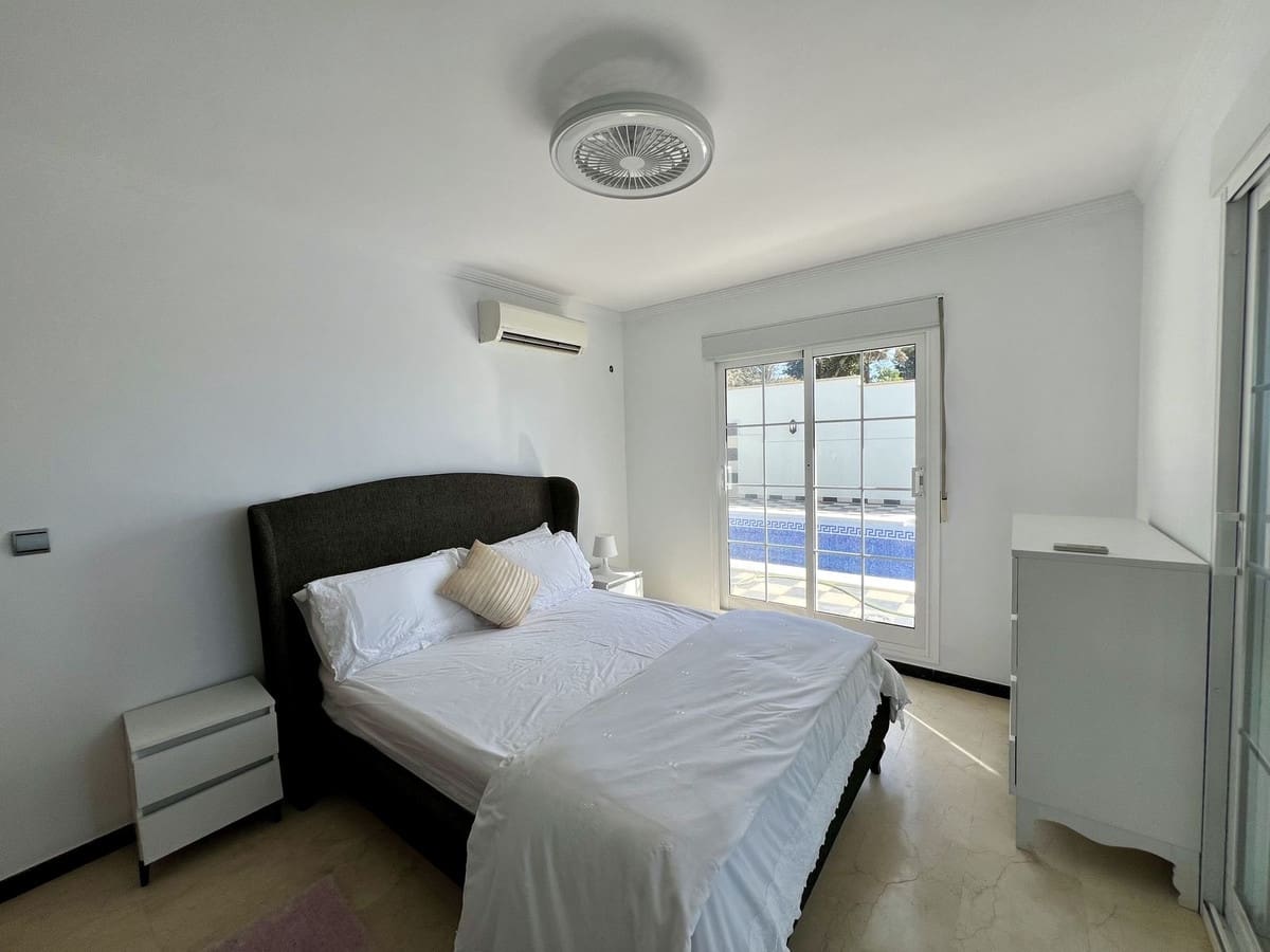 Chalet de 5 habitaciones en El Chaparral en venta - 1.200.000 € (Ref: 9850705)