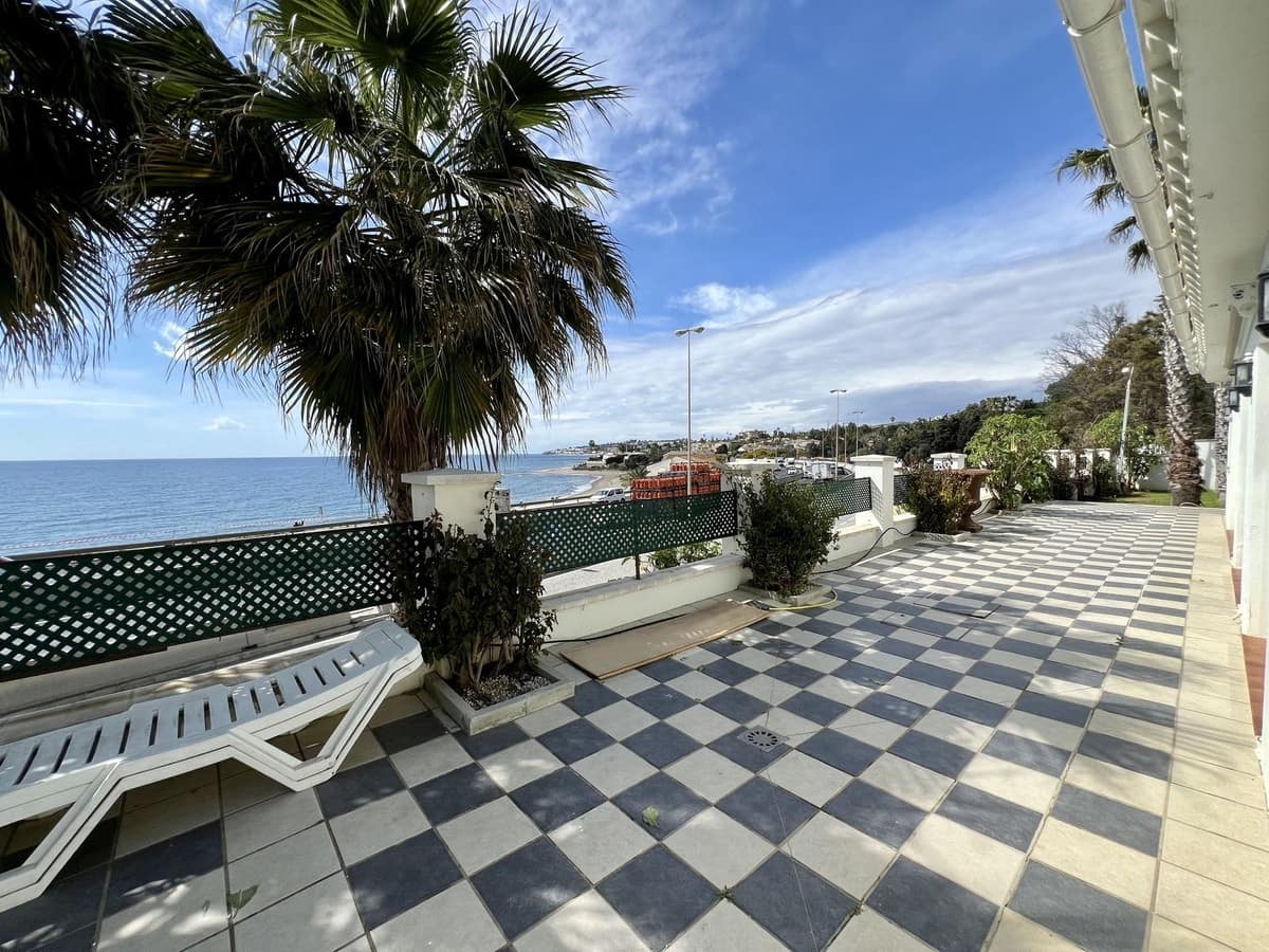 Chalet de 5 habitaciones en El Chaparral en venta - 1.200.000 € (Ref: 9850705)