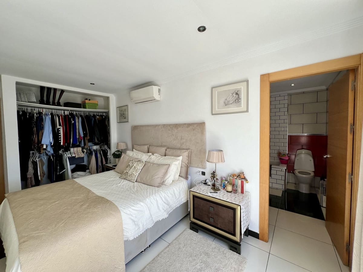 Chalet de 5 habitaciones en El Chaparral en venta - 1.200.000 € (Ref: 9850705)
