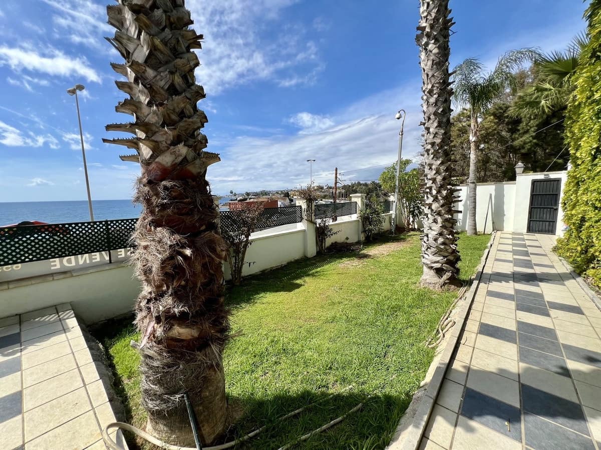 Chalet de 5 habitaciones en El Chaparral en venta - 1.200.000 € (Ref: 9850705)
