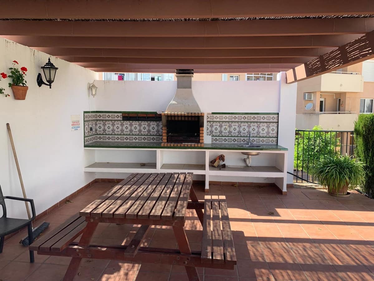 2 slaapkamer Appartement te koop in Benalmadena - € 364.000 (Ref: 9854692)