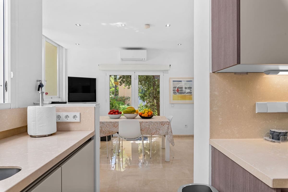 5 soverom Leilighet til salgs i Rio Real med garasje - € 5 295 000 (Ref: 9854693)