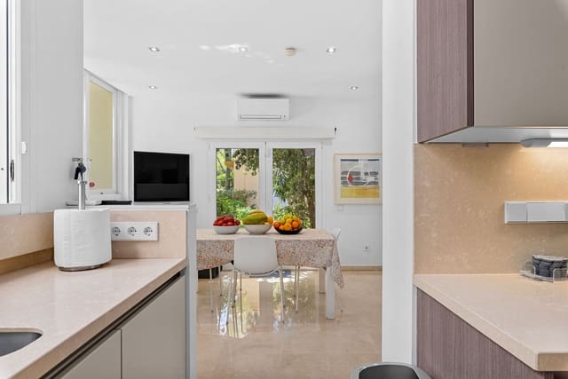 5 soveværelse Lejlighed til salg i Río Real, Marbella med garage - € 5.295.000 (Ref: 9854693)