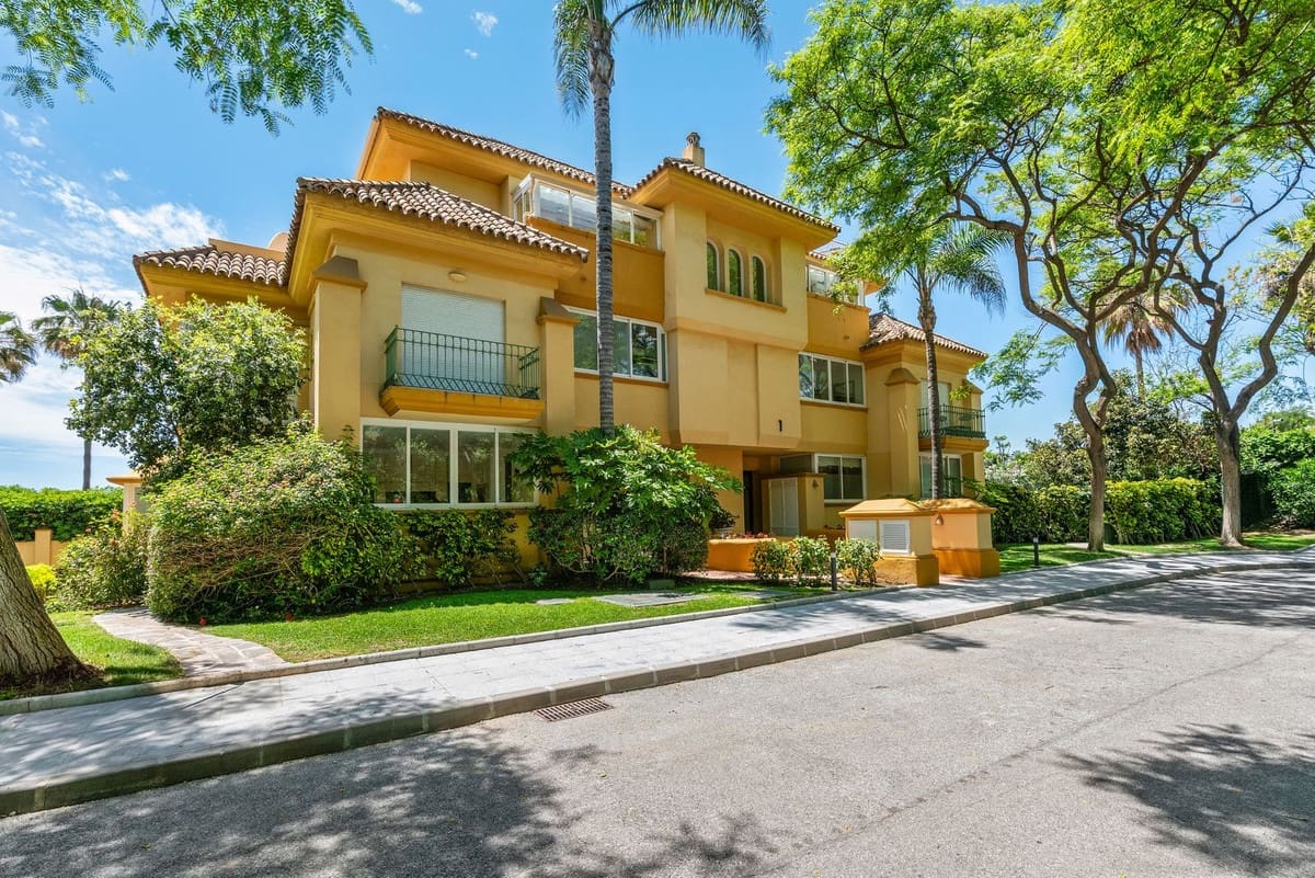 5 soverom Leilighet til salgs i Rio Real med garasje - € 5 295 000 (Ref: 9854693)