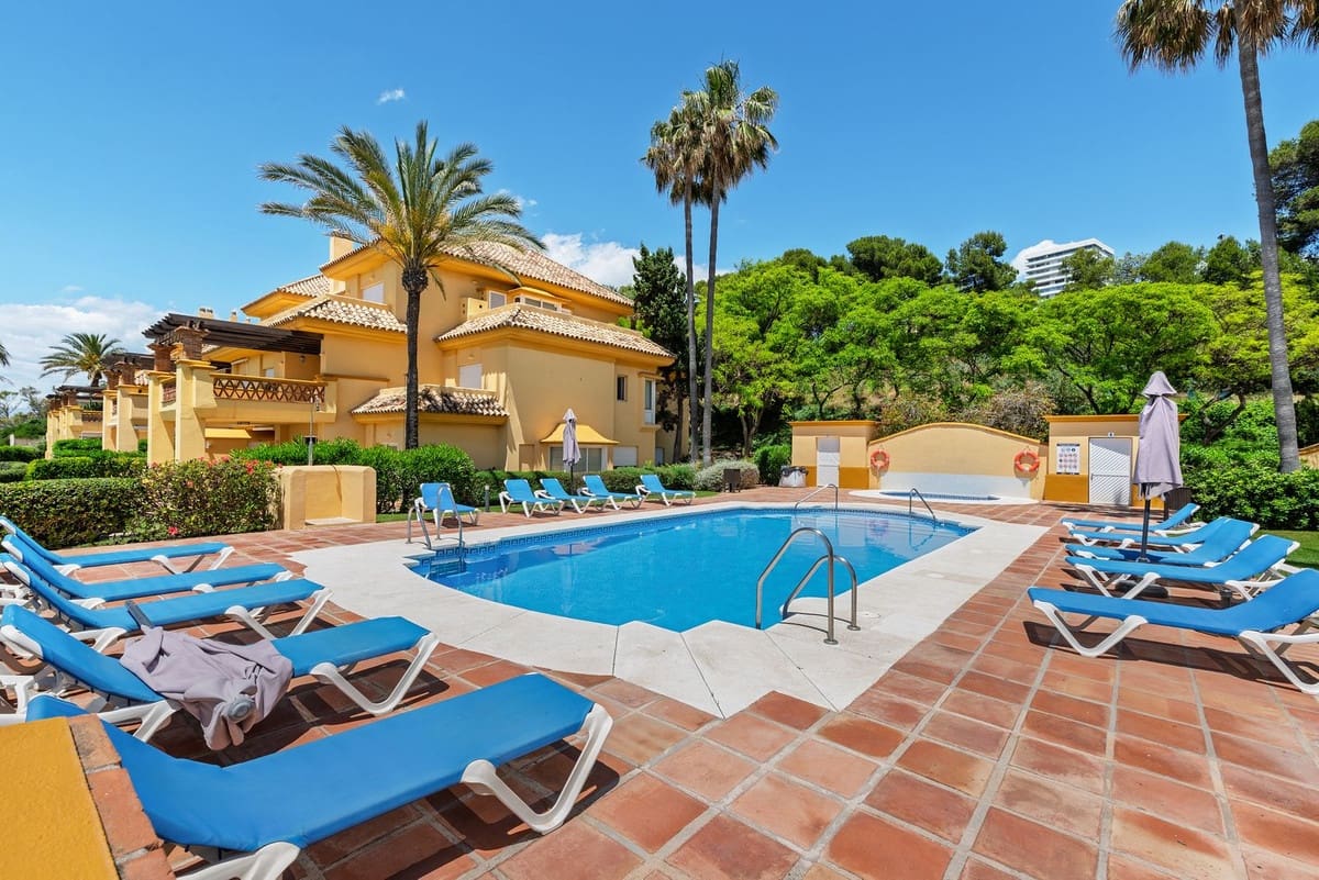 5 soverom Leilighet til salgs i Rio Real med garasje - € 5 295 000 (Ref: 9854693)