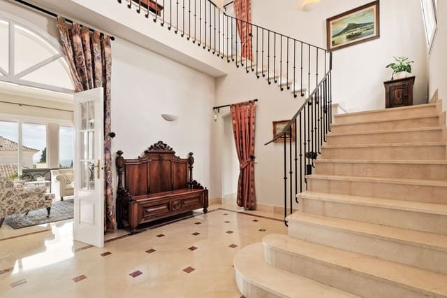 5 soveværelse Villa til salg i Sierra Blanca, Marbella - € 5.500.000 (Ref: 9854696)