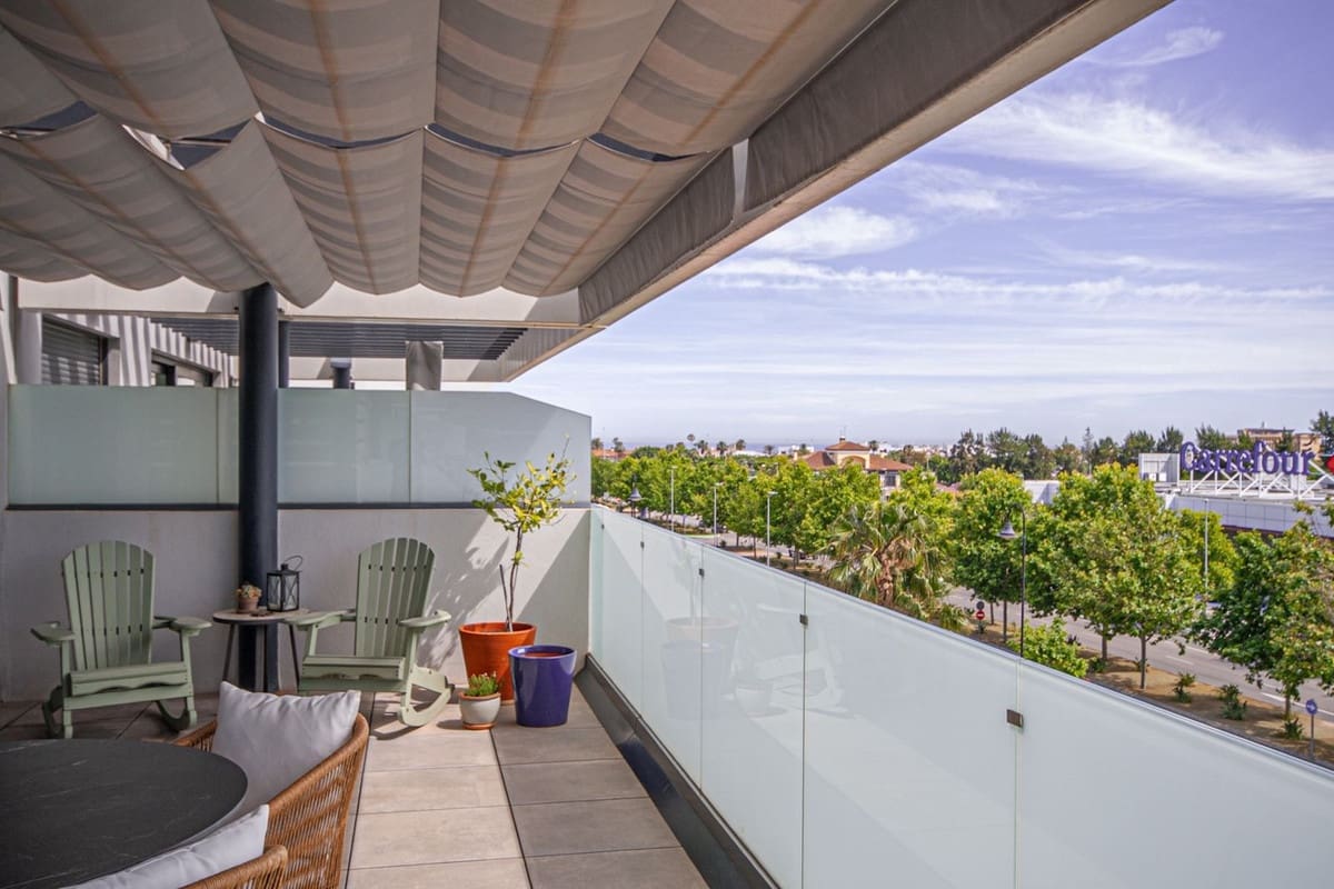 3 bedroom Apartment for sale in La Cala de Mijas with garage - € 729,000 (Ref: 9854697)