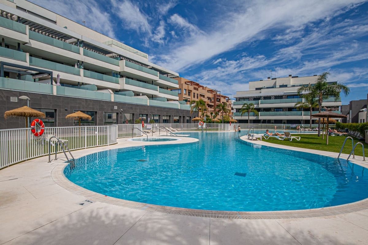 3 bedroom Apartment for sale in La Cala de Mijas with garage - € 729,000 (Ref: 9854697)