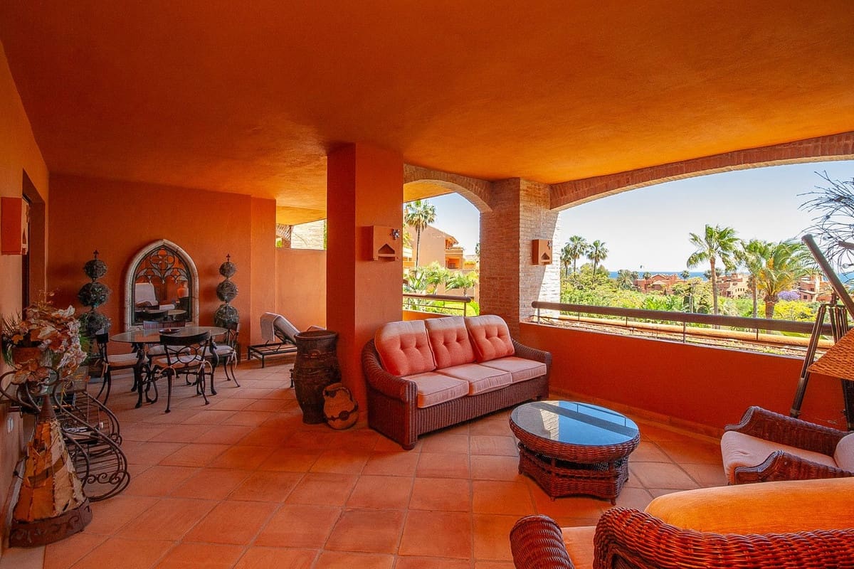 2 soveværelse Lejlighed til salg i Bahia de Marbella - € 850.000 (Ref: 9854698)