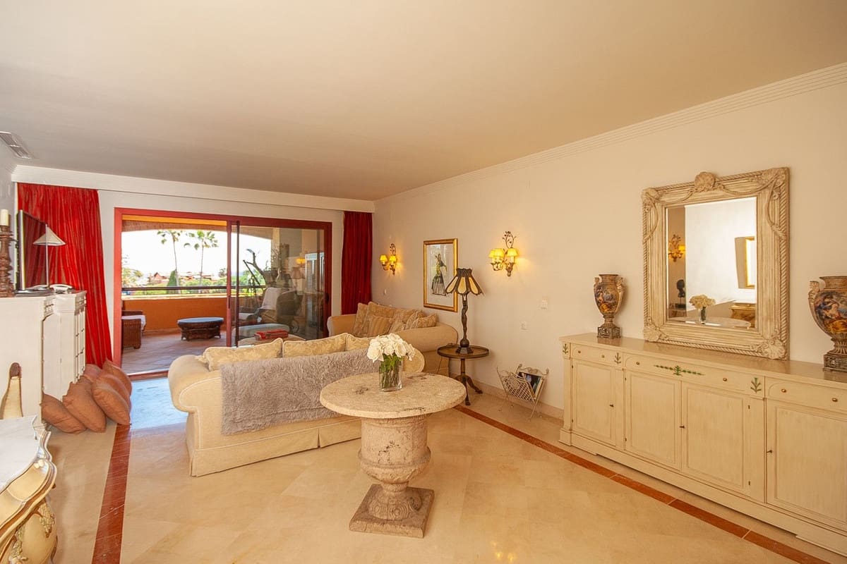 2 soveværelse Lejlighed til salg i Bahia de Marbella - € 850.000 (Ref: 9854698)