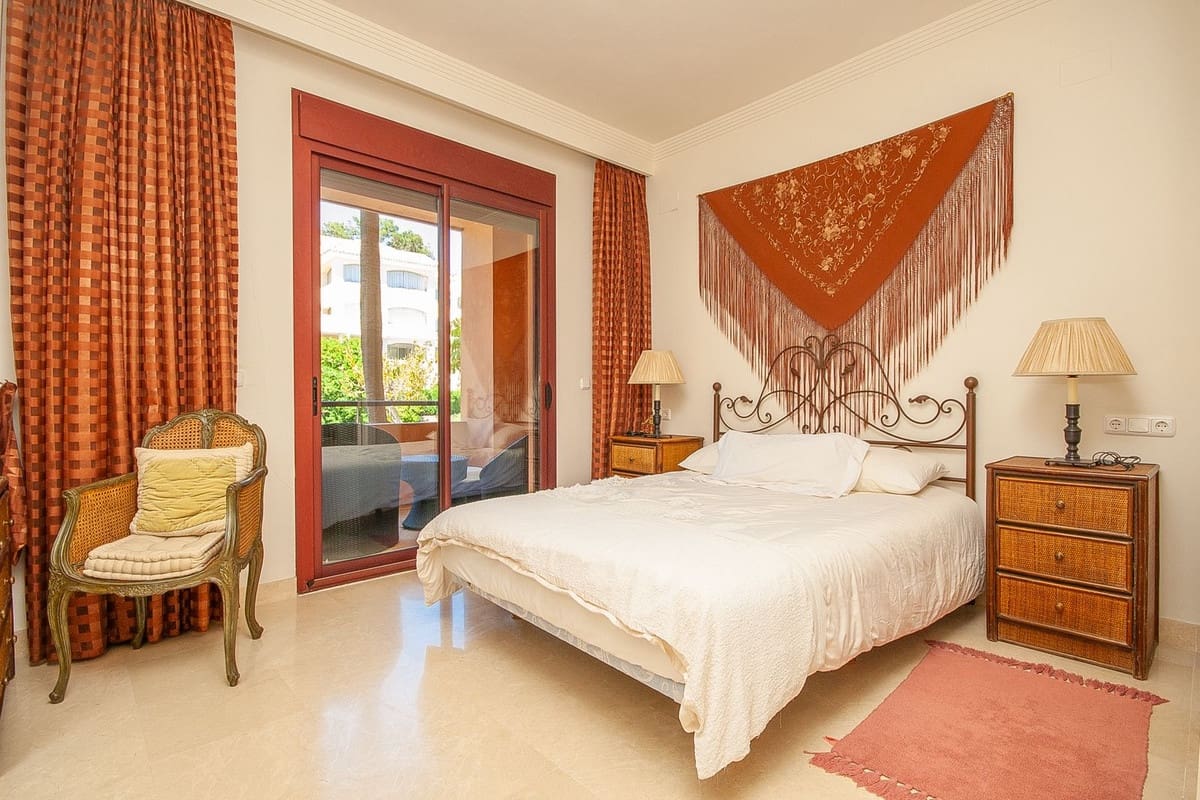 2 soveværelse Lejlighed til salg i Bahia de Marbella - € 850.000 (Ref: 9854698)