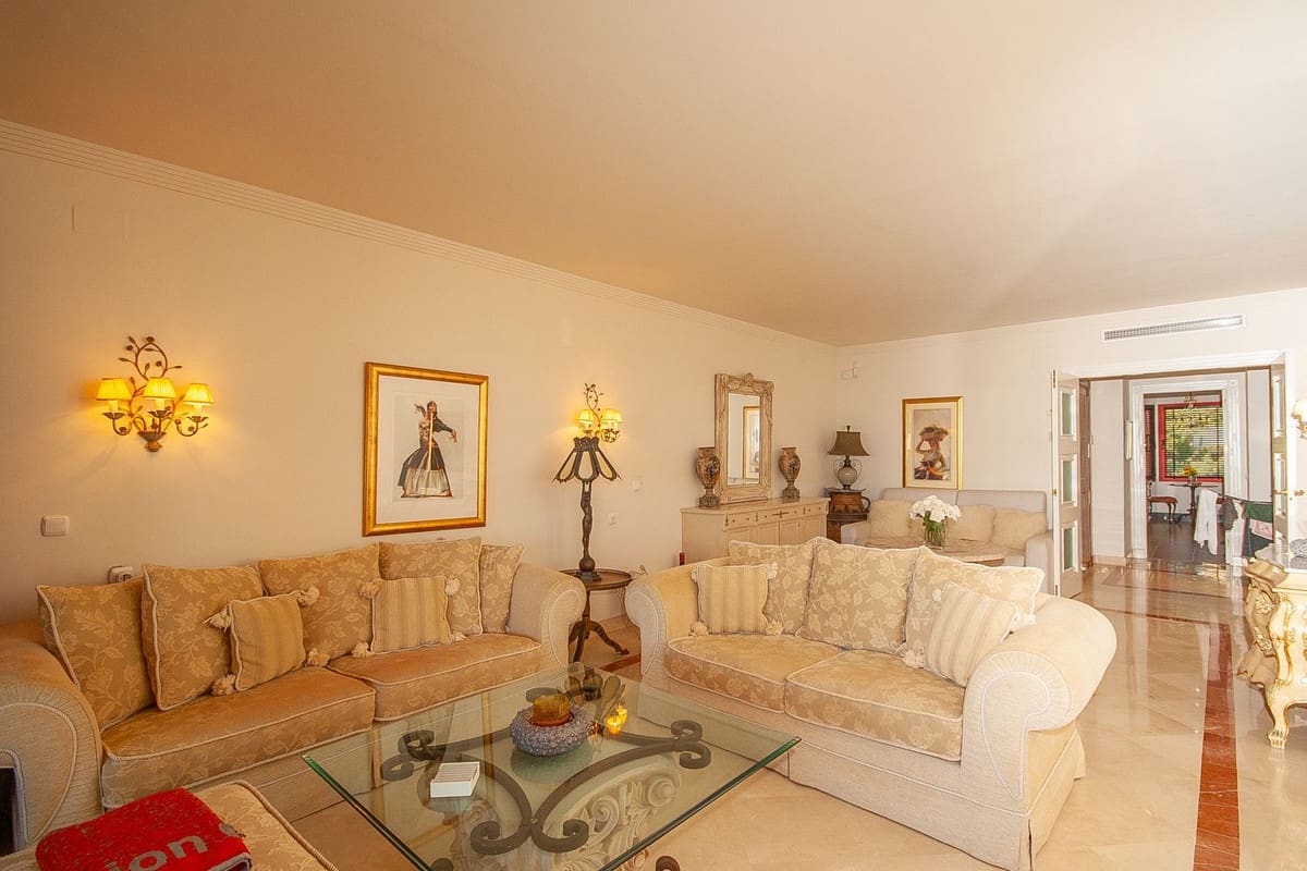 2 soveværelse Lejlighed til salg i Bahia de Marbella - € 850.000 (Ref: 9854698)
