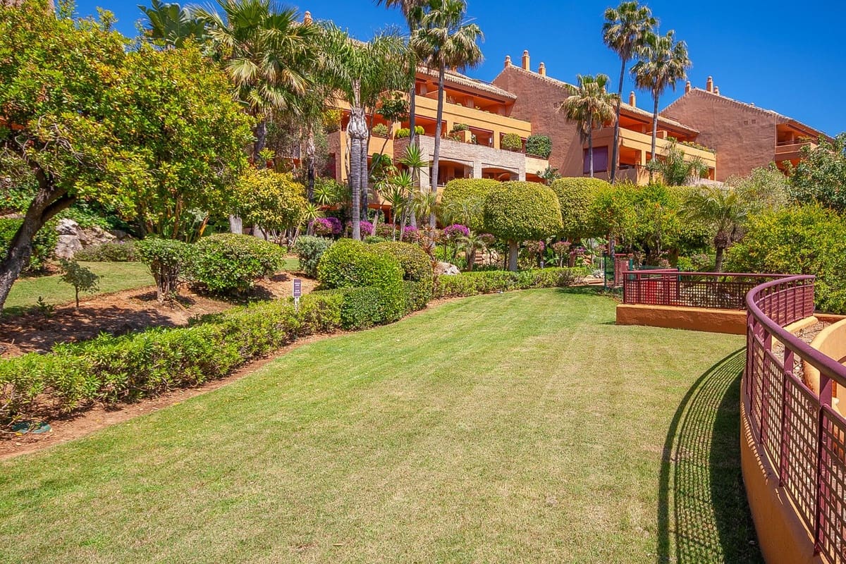 2 soveværelse Lejlighed til salg i Bahia de Marbella - € 850.000 (Ref: 9854698)