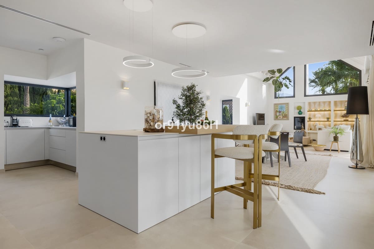 4 bedroom Villa for sale in Golden Mile - € 4,100,000 (Ref: 9856292)