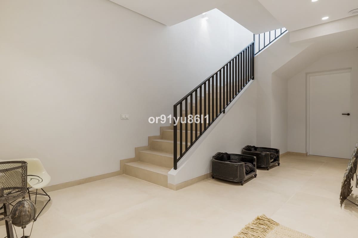 4 bedroom Villa for sale in Golden Mile - € 4,100,000 (Ref: 9856292)