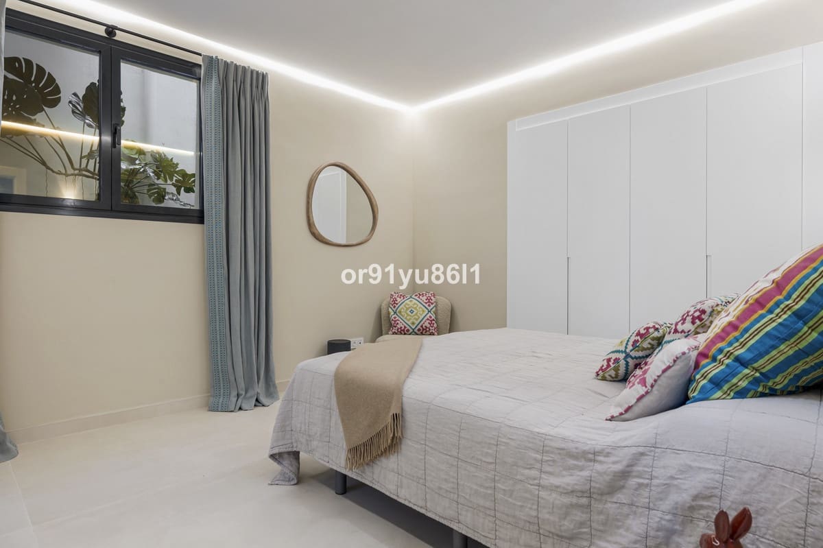 4 bedroom Villa for sale in Golden Mile - € 4,100,000 (Ref: 9856292)