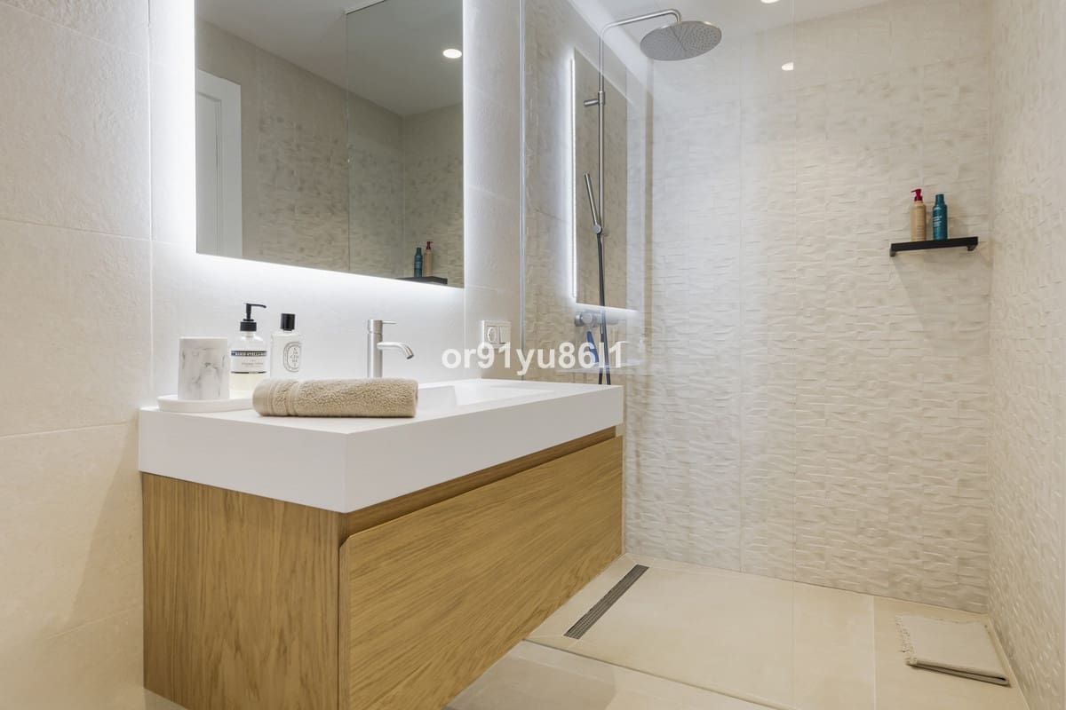 4 bedroom Villa for sale in Golden Mile - € 4,100,000 (Ref: 9856292)
