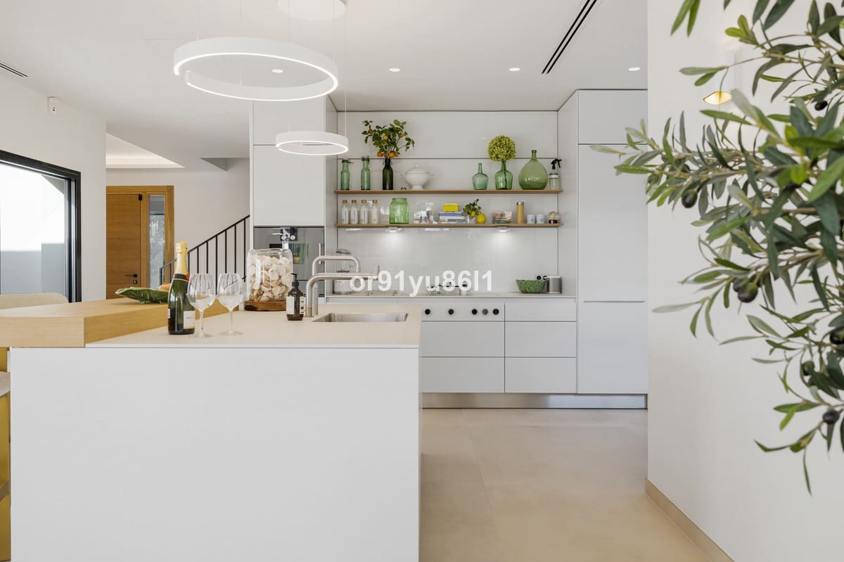4 bedroom Villa for sale in Golden Mile - € 4,100,000 (Ref: 9856292)
