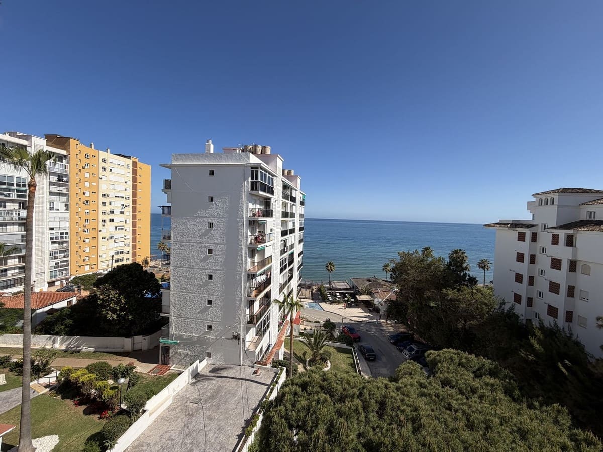 3 bedroom Apartment for sale in Calahonda with garage - € 399,000 (Ref: 9856295)