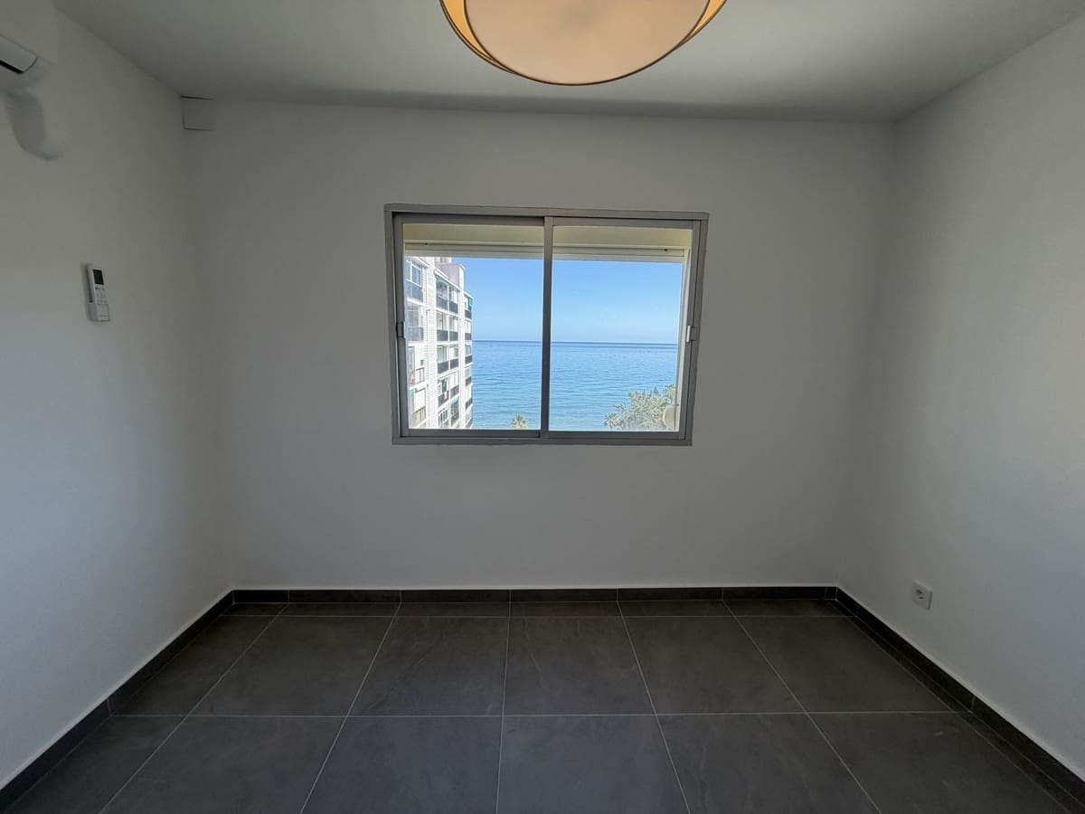 3 bedroom Apartment for sale in Calahonda with garage - € 399,000 (Ref: 9856295)