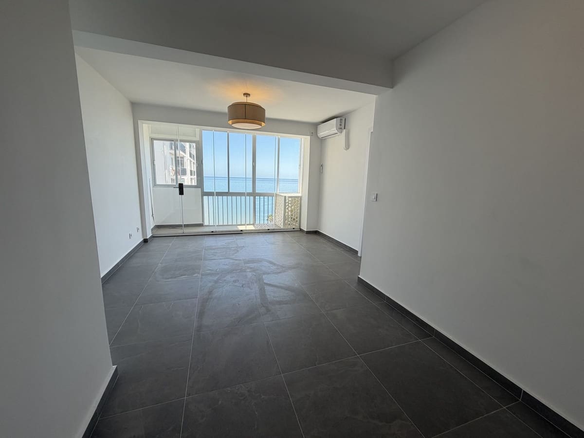 3 bedroom Apartment for sale in Calahonda with garage - € 399,000 (Ref: 9856295)