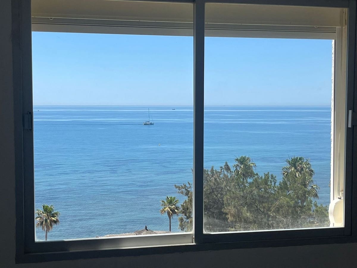 3 bedroom Apartment for sale in Calahonda with garage - € 399,000 (Ref: 9856295)