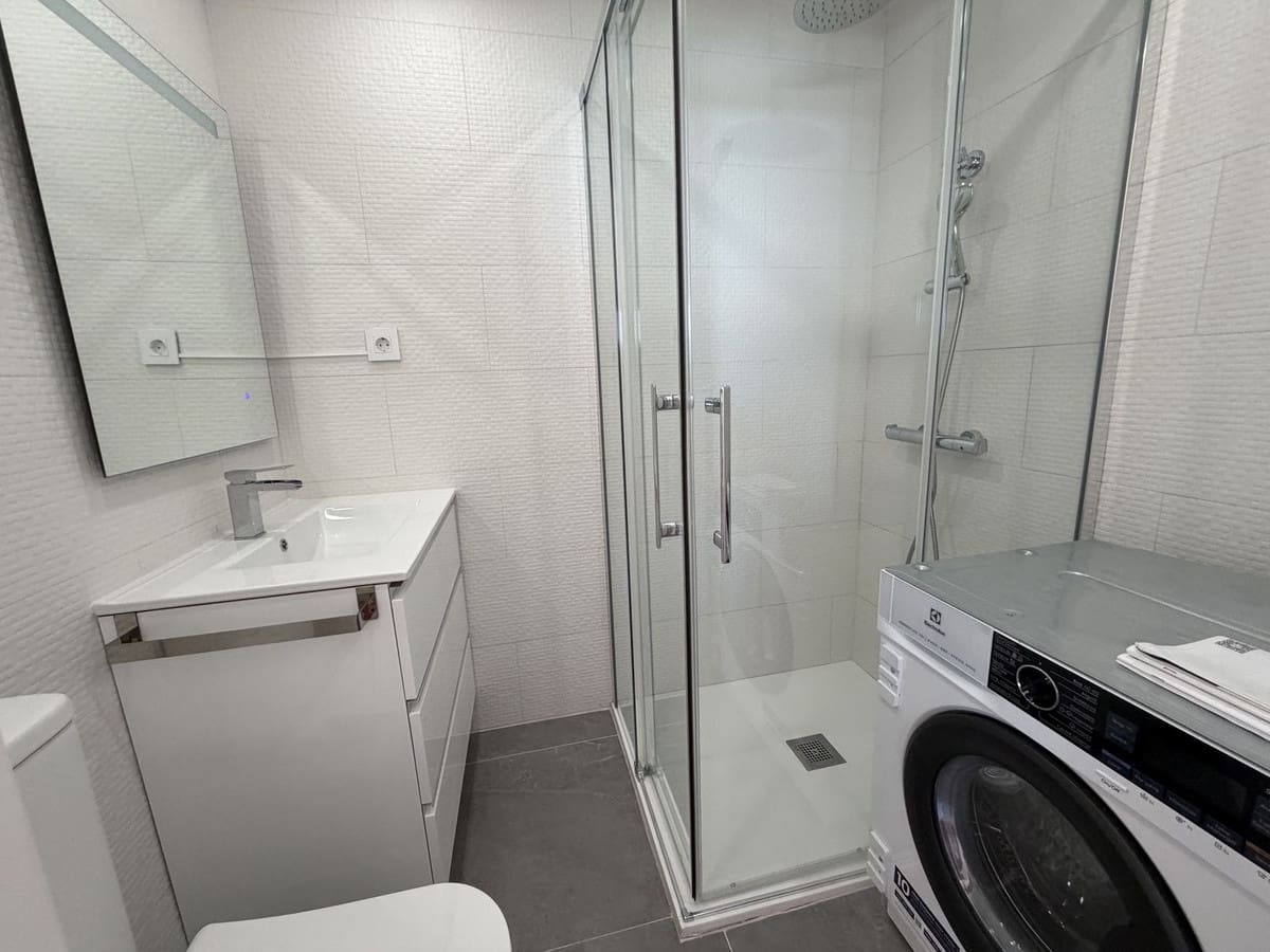 3 bedroom Apartment for sale in Calahonda with garage - € 399,000 (Ref: 9856295)