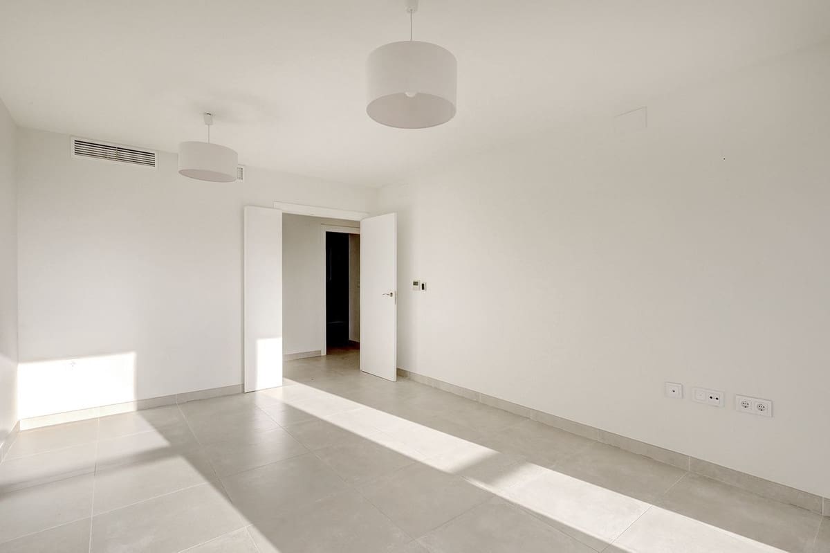 3 sypialnia Apartament na sprzedaż w Estepona z garażem - 499 000 € (Ref: 9861257)
