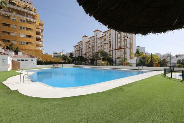 3 sypialnia Apartament na sprzedaż w Puerto de Estepona, Estepona z garażem - 499 000 € (Ref: 9861257)