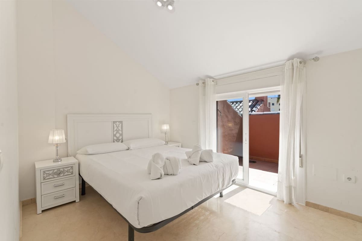 3 Zimmer Penthouse zu verkaufen in Estepona mit Garage - 670.000 € (Ref: 9861258)