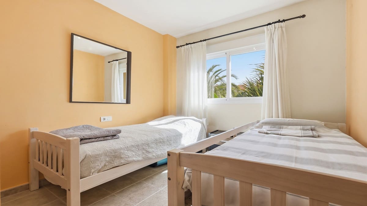 2 bedroom Apartment for sale in Casares - € 240,000 (Ref: 9861260)