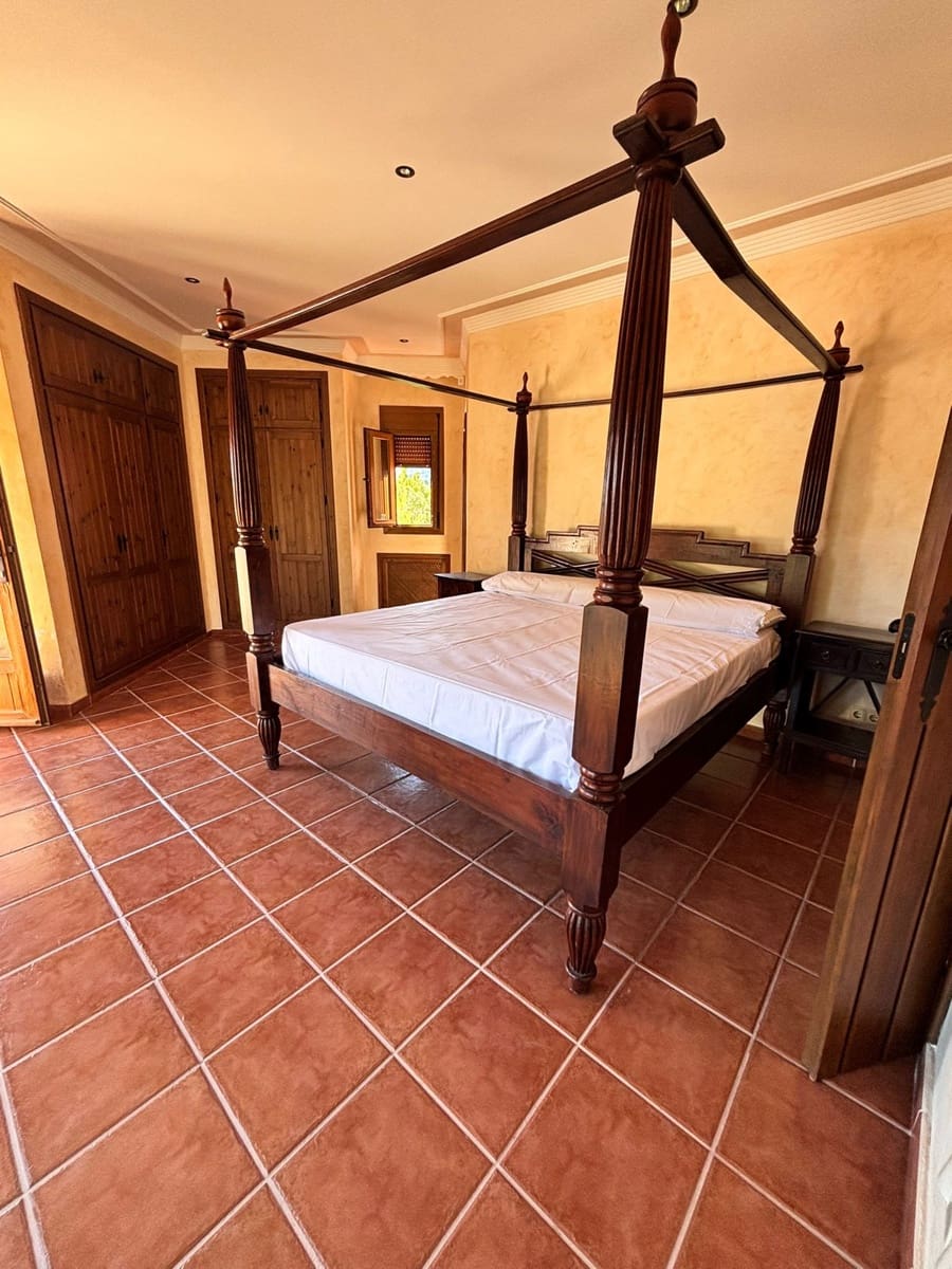 5 camera da letto Villa in vendita in Estepona - 1.676.000 € (Rif: 9861262)