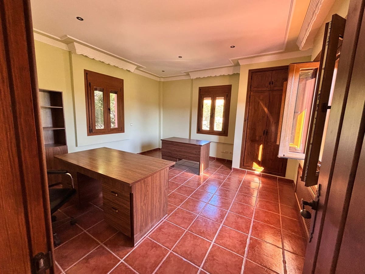 5 camera da letto Villa in vendita in Estepona - 1.676.000 € (Rif: 9861262)