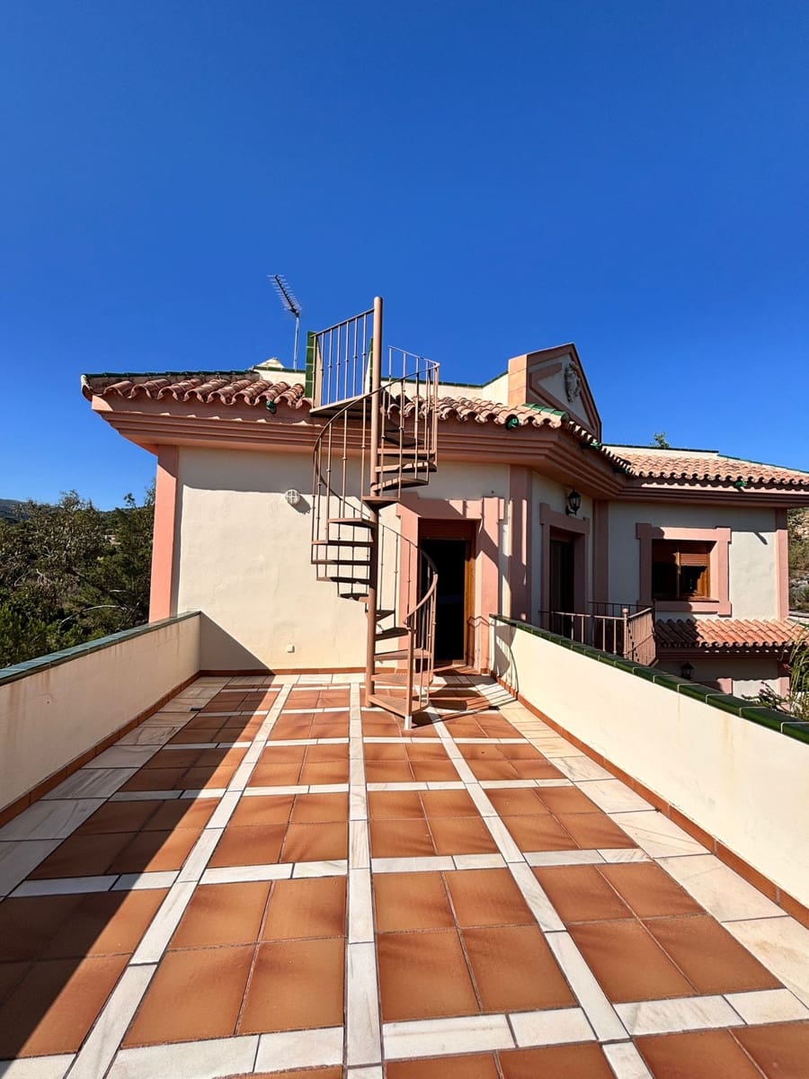 5 camera da letto Villa in vendita in Estepona - 1.676.000 € (Rif: 9861262)