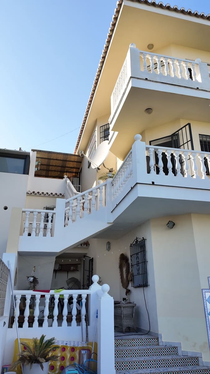 9 soverom Hus til salgs i Mijas - € 850 000 (Ref: 9861271)
