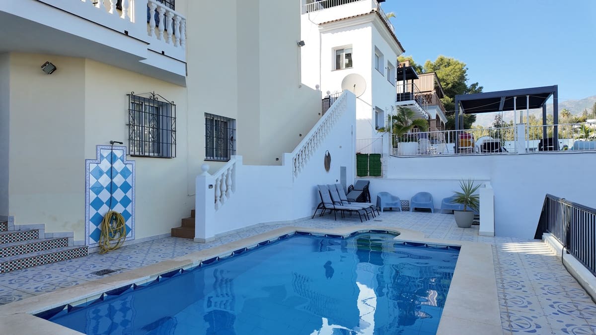 9 soverom Hus til salgs i Mijas - € 850 000 (Ref: 9861271)