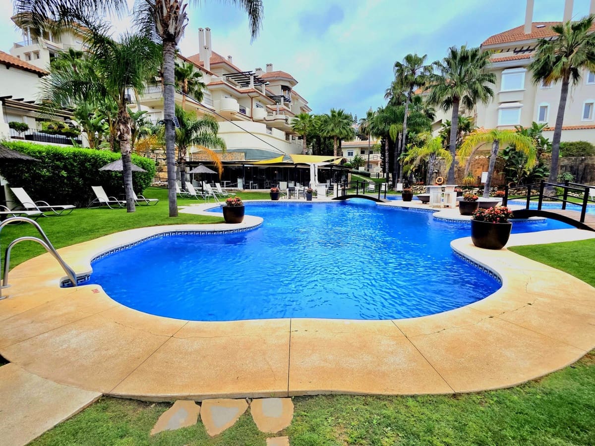 3 soveværelse Lejlighed til salg i Nueva Andalucia - € 620.000 (Ref: 9861274)