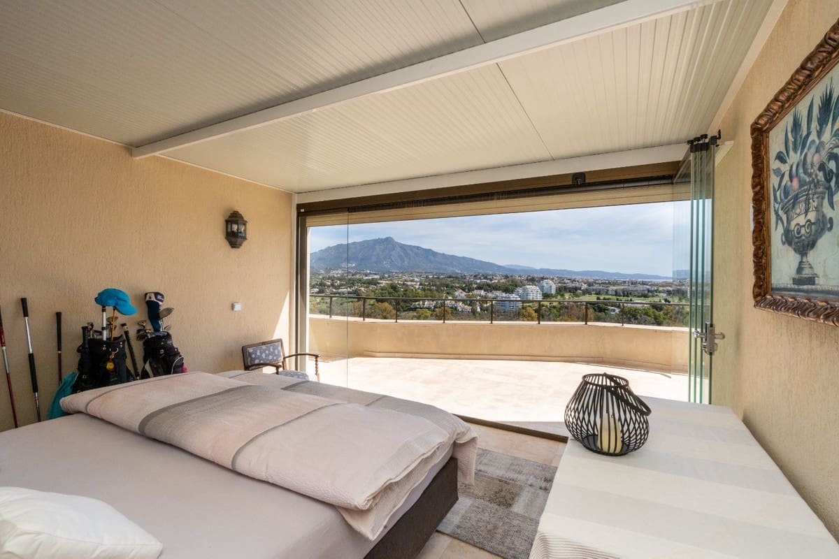 2 soveværelse Penthouse til salg i Estepona - € 629.000 (Ref: 9861276)