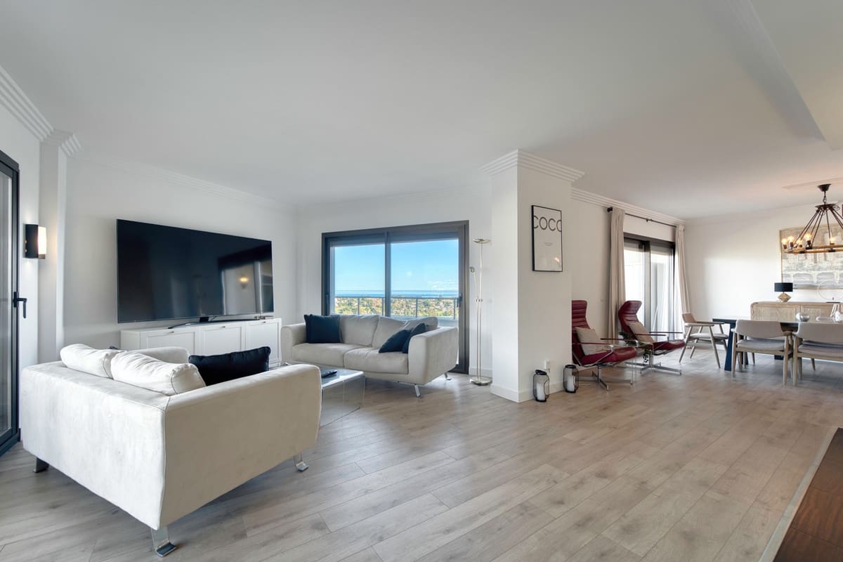 2 soveværelse Penthouse til salg i Estepona - € 629.000 (Ref: 9861276)