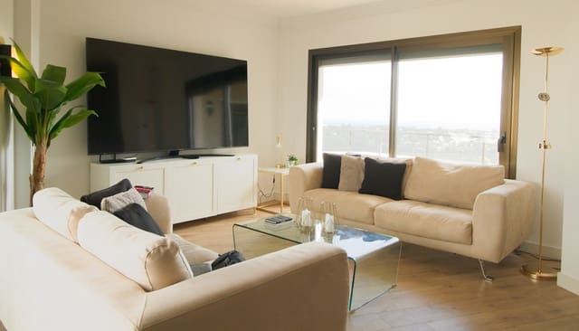 2 quarto Penthouse para venda em Parque Central, Estepona - 629 000 € (Ref: 9861276)