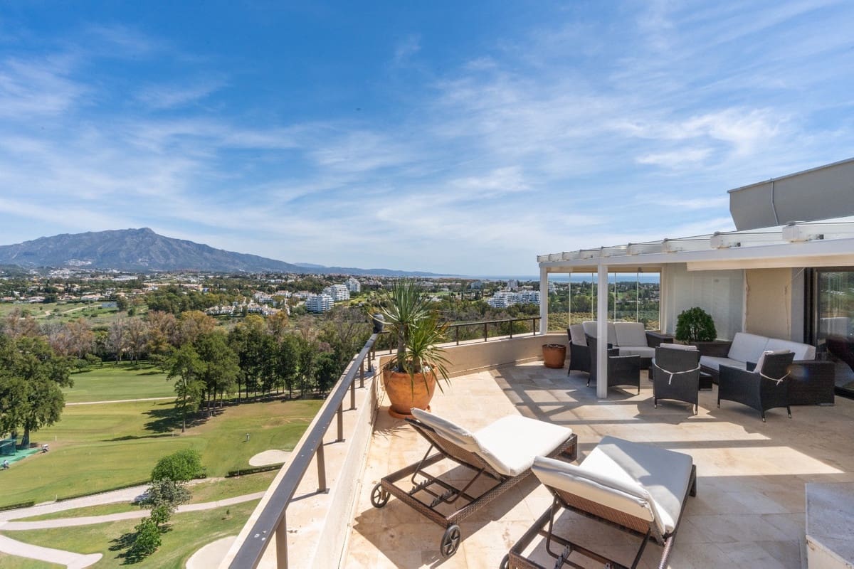 2 soveværelse Penthouse til salg i Estepona - € 629.000 (Ref: 9861276)
