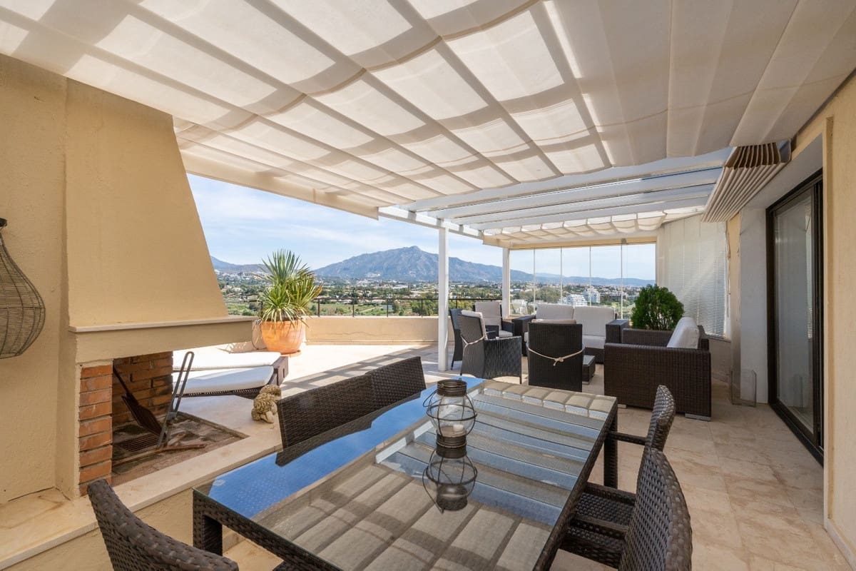 2 soveværelse Penthouse til salg i Estepona - € 629.000 (Ref: 9861276)