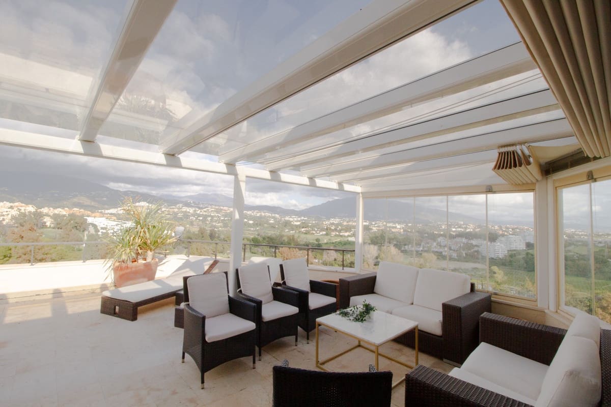 2 soveværelse Penthouse til salg i Estepona - € 629.000 (Ref: 9861276)