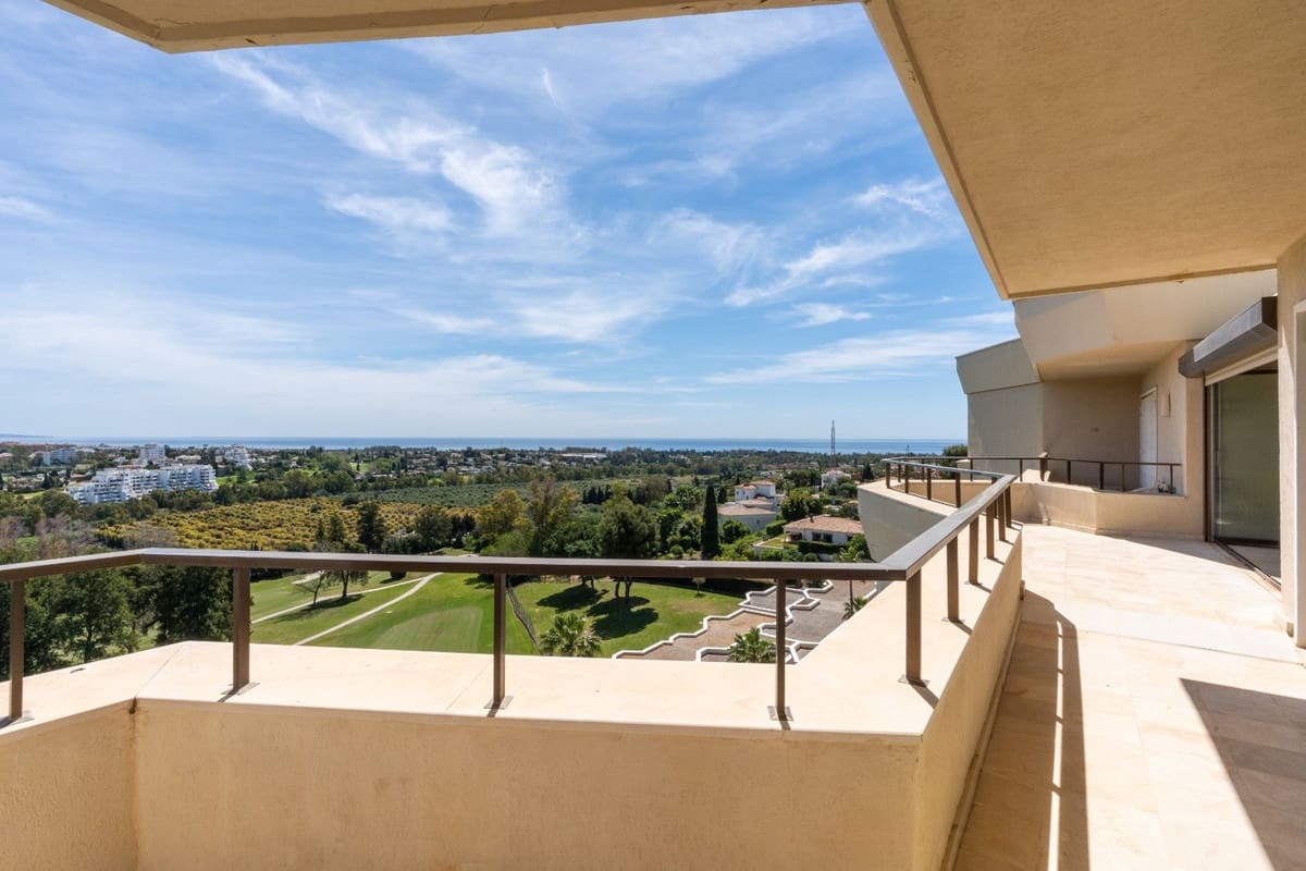 2 soveværelse Penthouse til salg i Estepona - € 629.000 (Ref: 9861276)