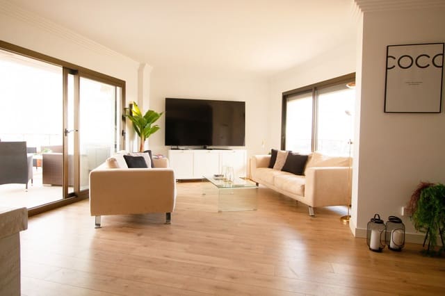 2 quarto Penthouse para venda em Parque Central, Estepona - 629 000 € (Ref: 9861276)