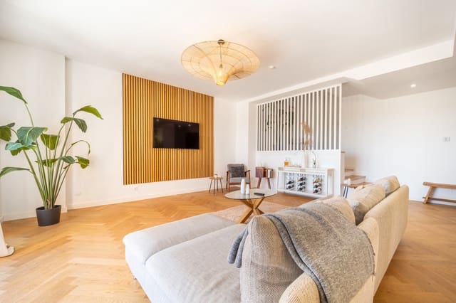 3 soveværelse Penthouse til salg i Puerto Banus, Marbella - € 1.123.000 (Ref: 9861284)