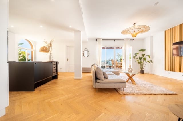 3 soveværelse Penthouse til salg i Puerto Banus, Marbella - € 1.123.000 (Ref: 9861284)