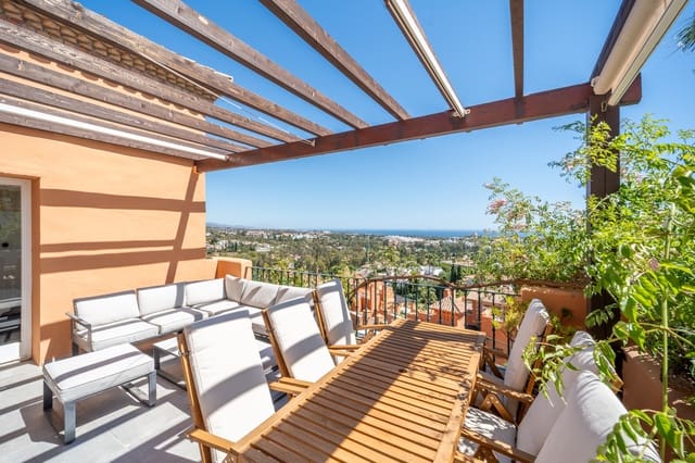 3 soveværelse Penthouse til salg i Puerto Banus, Marbella - € 1.123.000 (Ref: 9861284)